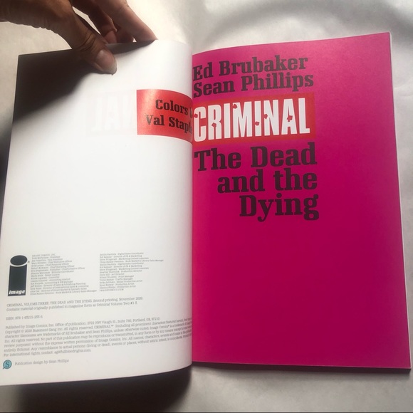 ❤️NWOT Bundle of 2 Criminal comic books Bad Night and The Dead and the Dying - Picture 3 of 4